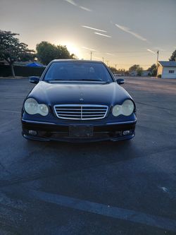 06 Mercedes-Benz C-Class Black Sedan