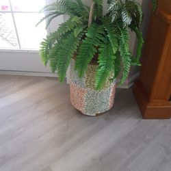 Cilinder End Table In Great Condition