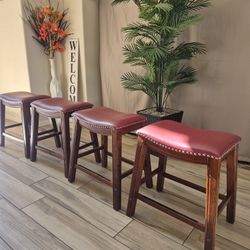 4 Bar Stools Exelent Condition 24" 