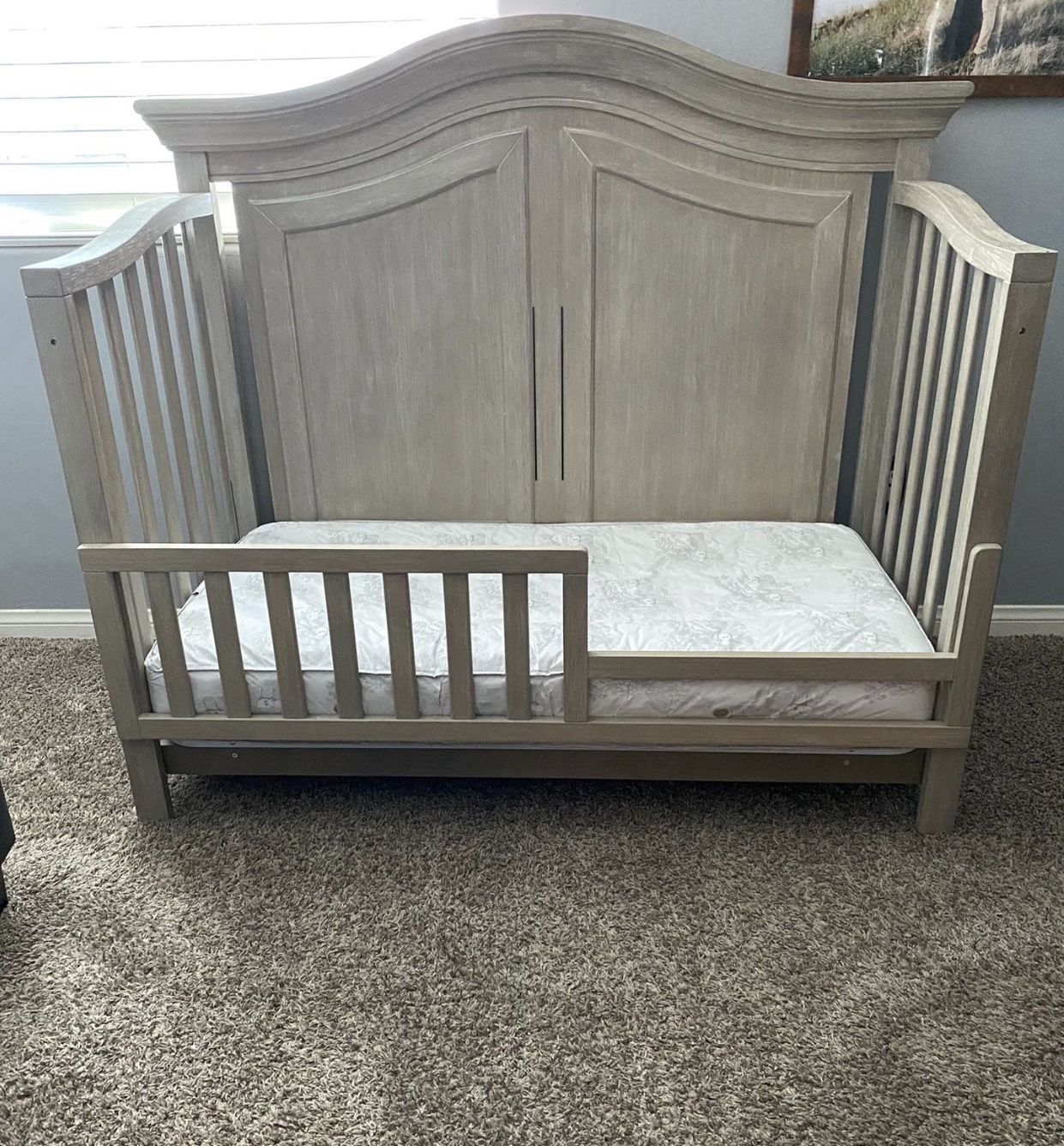 Sorelle providence In Convertible Crib