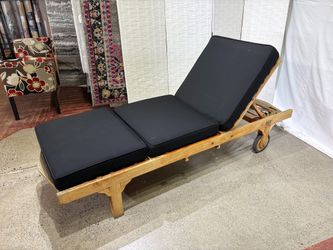 THREE BIRDS Quincy Adjustable Teak Chaise Lounger with Side Tray and Cushion