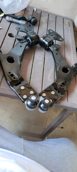 2013----2018 Ford escape complete lower control arms