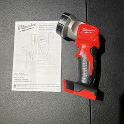 Milwaukee M18 LED Flashlight (Tool-Only)