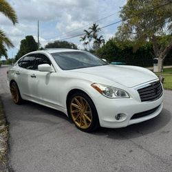 2014 INFINITI Q70 4dr Sdn V6 RWD 