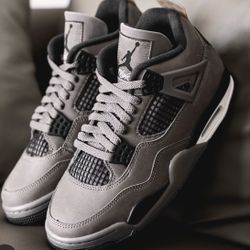 Jordan 4 cavestone Size 12
