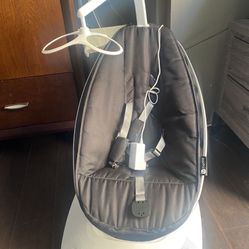 4 Moms Swing