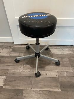 Parktool  Bike Shop Tools STL-2 rolling adjustable stool with 360 swivel- padded Vinyl seat in Excellent Condition - Ahwatukee Area