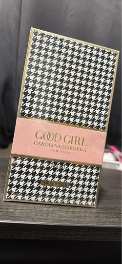 Carolina Herrera “Tweed Talk” Limited Edition