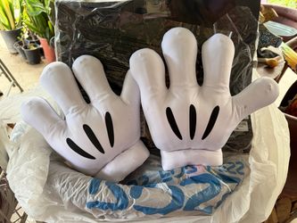 Mickey Mouse Oversized Costume Gloves