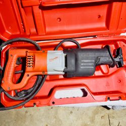Milwaukee SAWZALL Reciprocating Saw –Heavy Duty – Used + Case