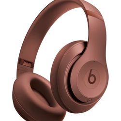 Beats Studio Pro x Kim Kardashian