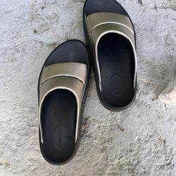 OOFOS Oomega Ooahh Luxe Latte Women’s Sandals 