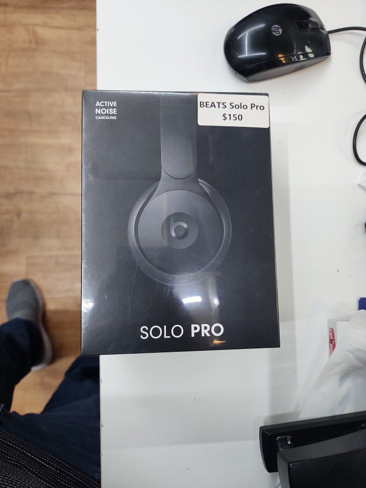 Beats SOLO PRO BRAND NEW GREAT DEAL