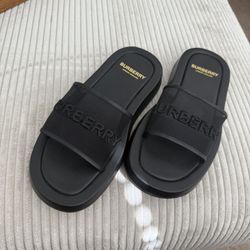 Burberry Embroidered Logo Slides EU38