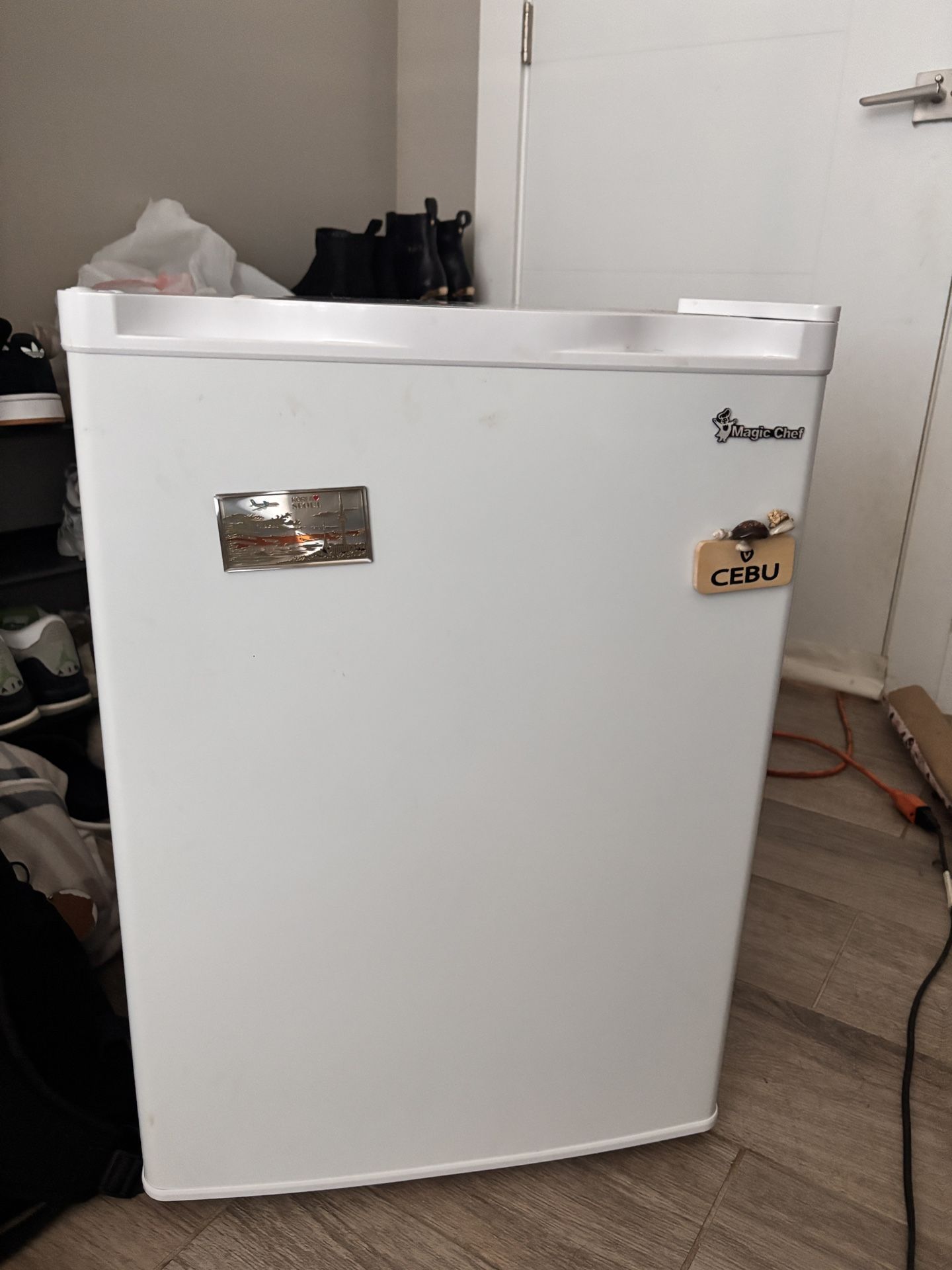 MINI FRIDGE