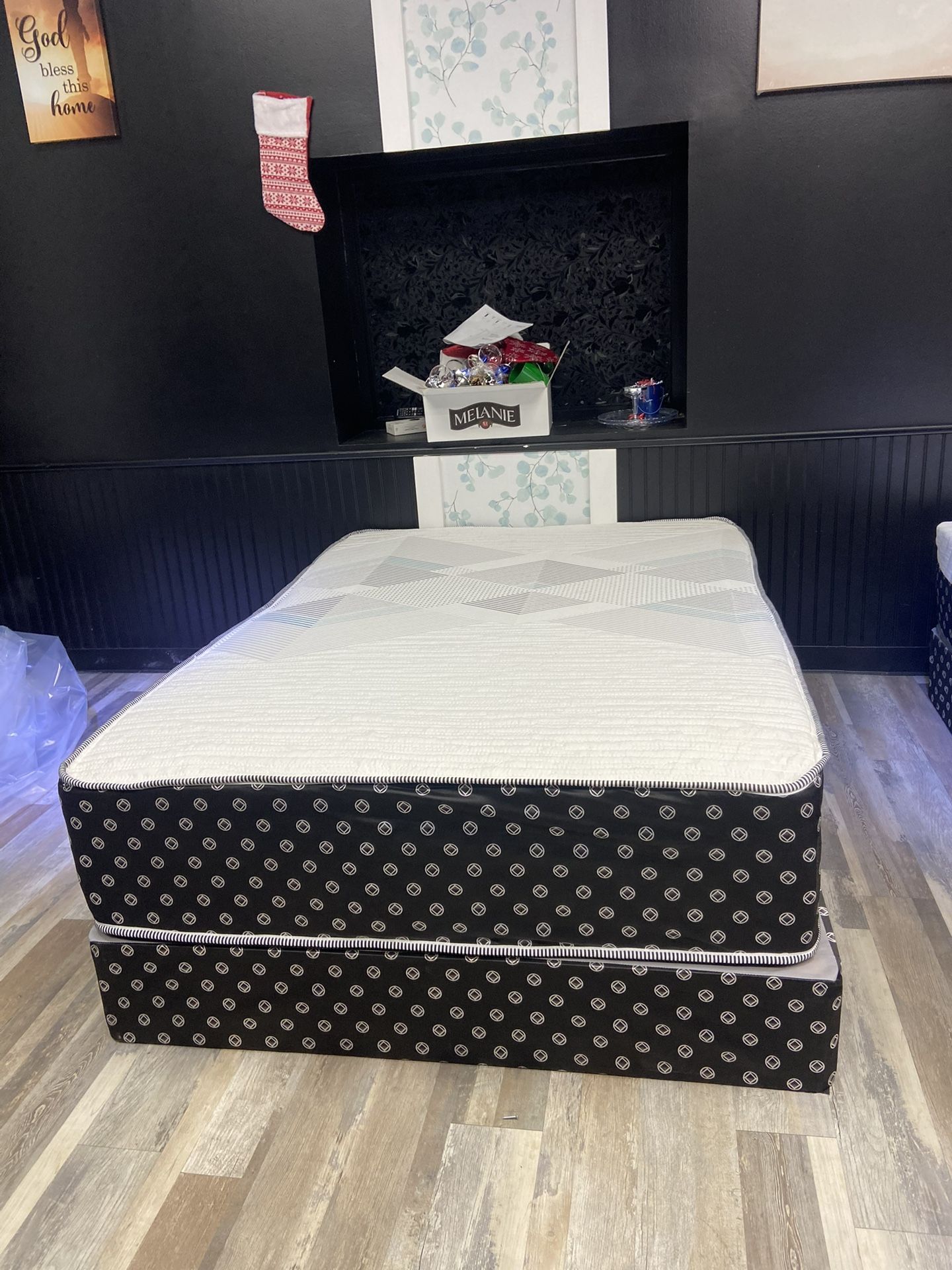 Queen Mattress- Double Sides- Come With Free Box Spring Only- Free Delivery 🚚 Today 