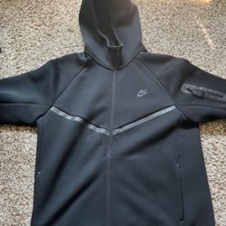 Nike tech large 