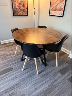 Table and chair set