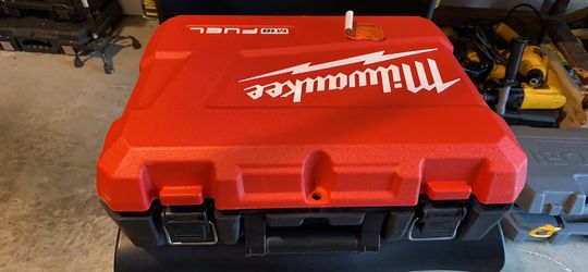 Milwaukee M18 Fuel 18-Volt Lithium-Ion Brushless Cordless 1/2 in. Hammer Drill Driver Kit with Two 5.0 Ah Batteries and Hard Case