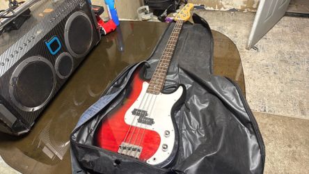 Electric 4 string bass guitar