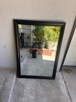 Wall mirror