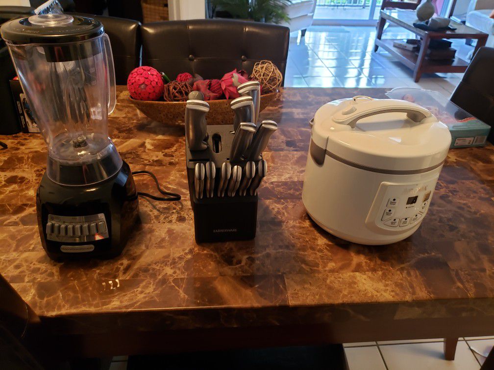 Aroma rice maker Fiberware Knife set and Hamilton blender
