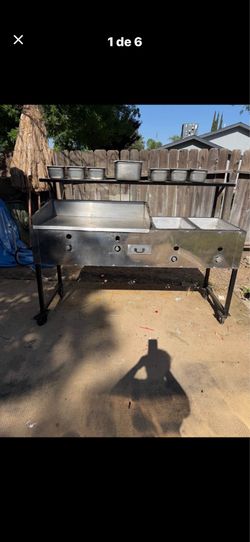 Plancha para tacos, la usamos una cuántas veces sólo para fiestas en nuestra casa nunca lo usamos por negocio la hemos tenido mucho tiempo guardada. L