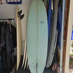 Single Fin Surfboard 6'9" by Music! (Rusty)
