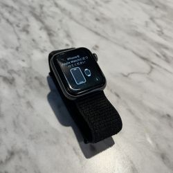 Apple Watch SE Nike Edition 40mm