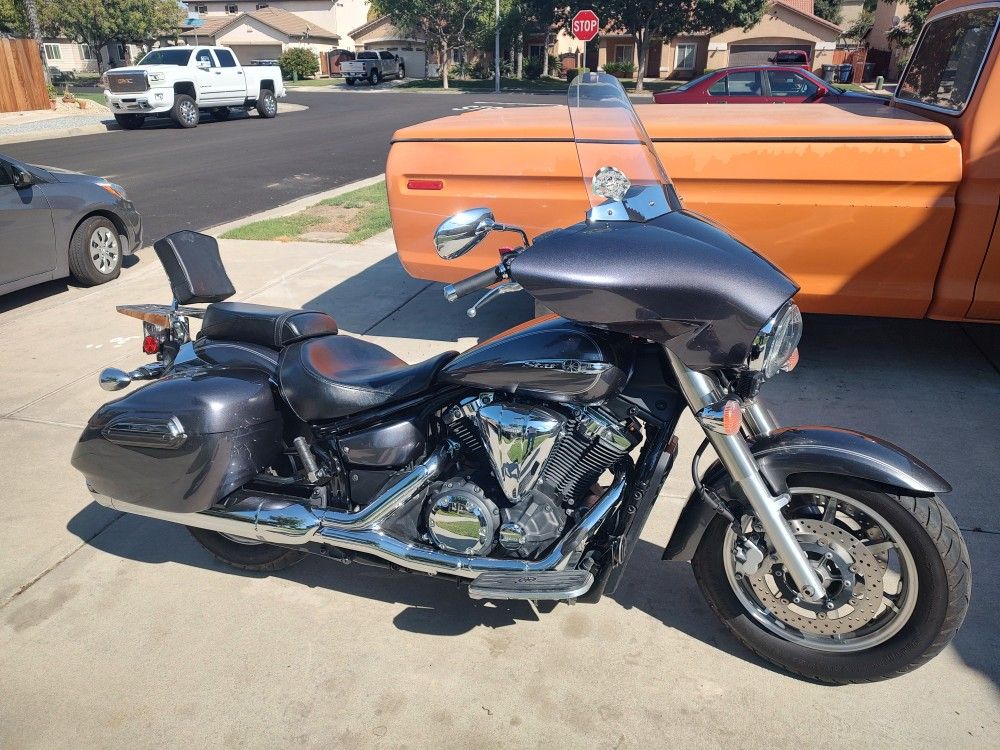 2014 Yamaha 1300 Deluxe $3500