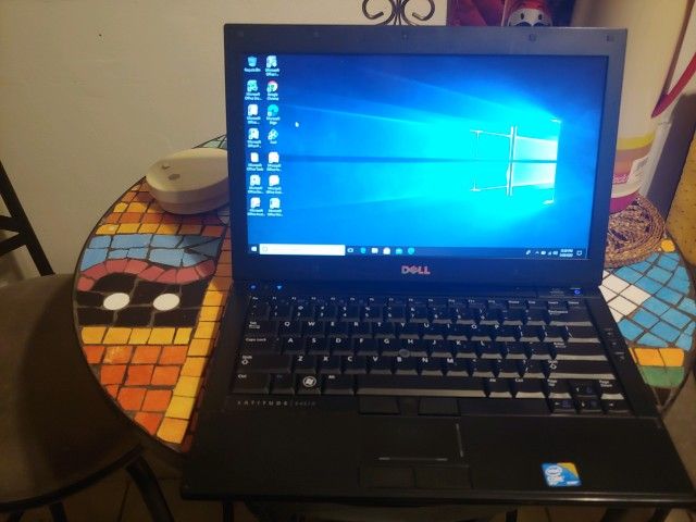 Dell Intel Core 5 Laptop 13 Inch  8Gb 64 Gb Ssd  Windows 10 OfficeKodiSmall Chip On Case New Batterycharger Laptop Flies!