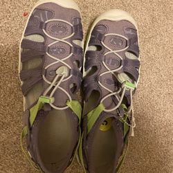 Keen Sandals Girls Size 5