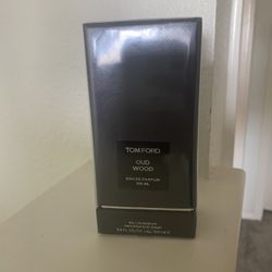 TOM FORD  Oud Wood Eau de Parfum Fragrance (Negotiable Price)