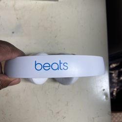 Beats Wireless Solo3 Headphones - For Parts Won’t Power On