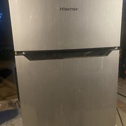Mini Fridge 
