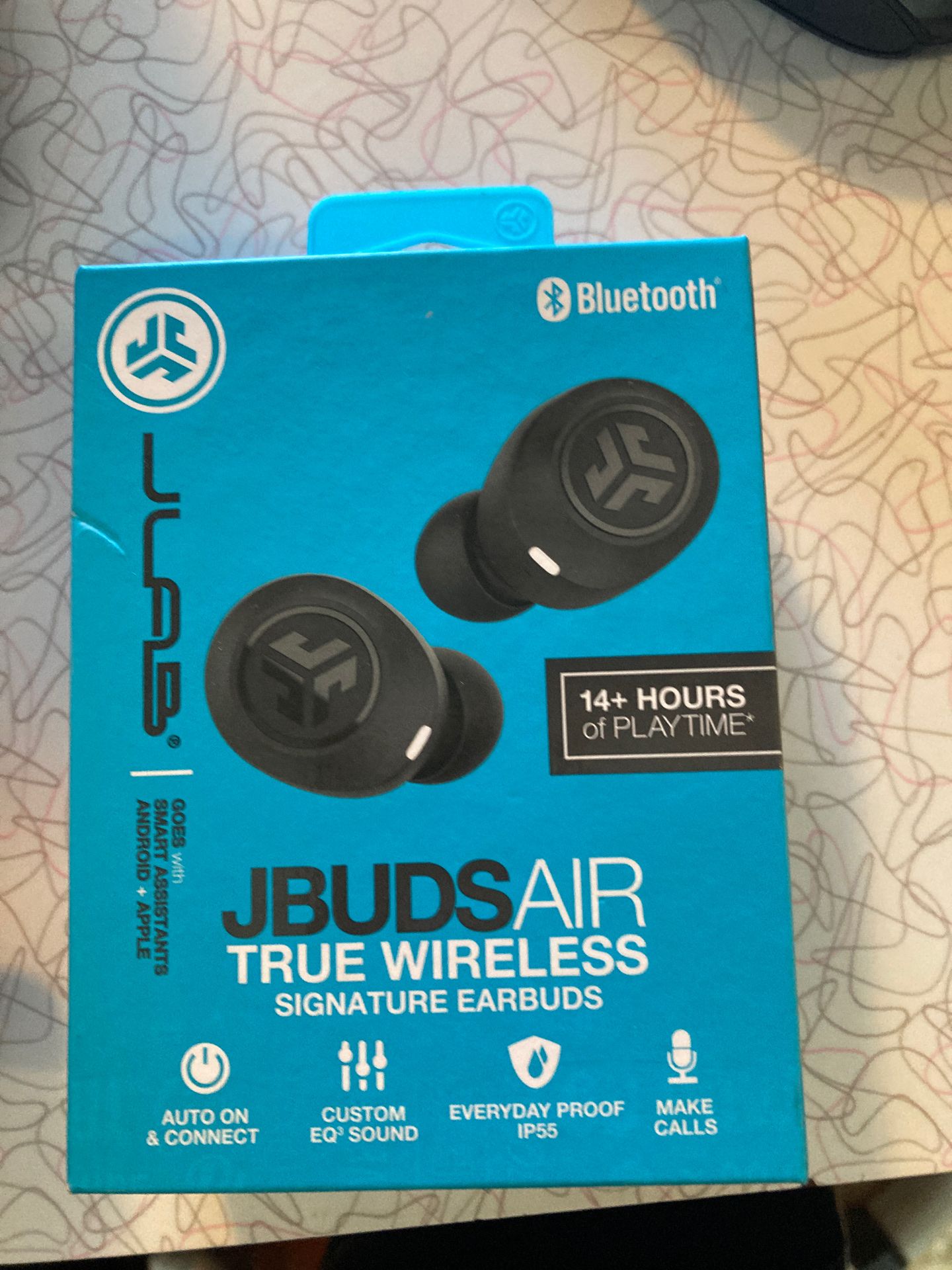 Wireless earbuds