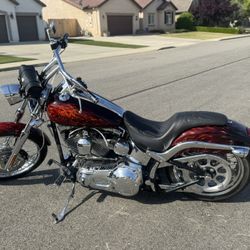 2005 Harley-Davidson Softail Deluxe – Custom Air Suspension, Excellent Condition