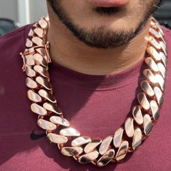 1.2kg super heavy handmade 30mm wide rose necklace