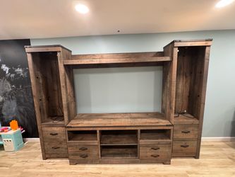Ashley Furniture Trinell Entertainment Center (TV Stand)