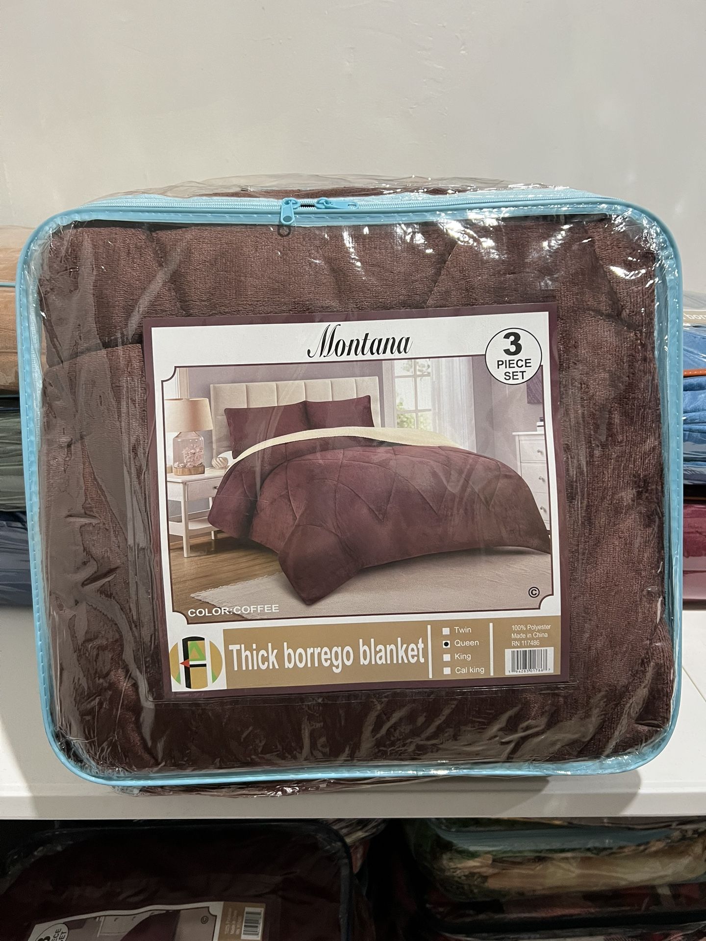🌟 Snuggle Up This Winter with a 3-Piece Borrego Blanket Set! 🌟
