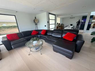 Black Leather Sectional Sofa with Chaise