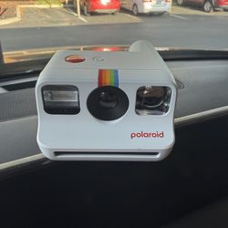 Polaroid GO