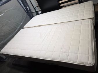 Plushbeds Botanical Bliss Organic Latex 10" Split Cal King mattress, Like New Condition