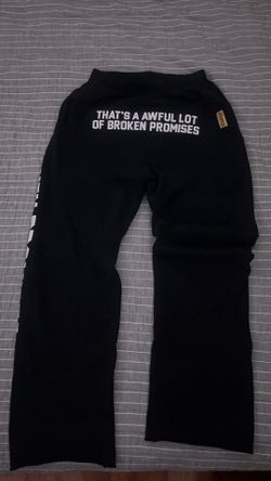 baggy sweatpants