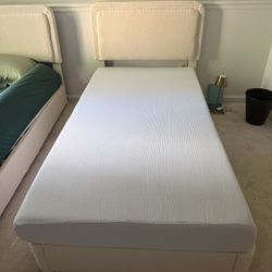 Twin Bed (2)