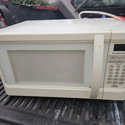 Price Is Firm.. 1000 Watt Microwave Oven