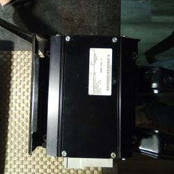 Pontiac Vibe Matrix Radio Amplifier Control Unit 86(contact info removed)0 (contact info removed) 1(contact info removed)

