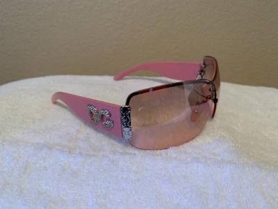 Brand New Women’s Pink Designer Sunglasses