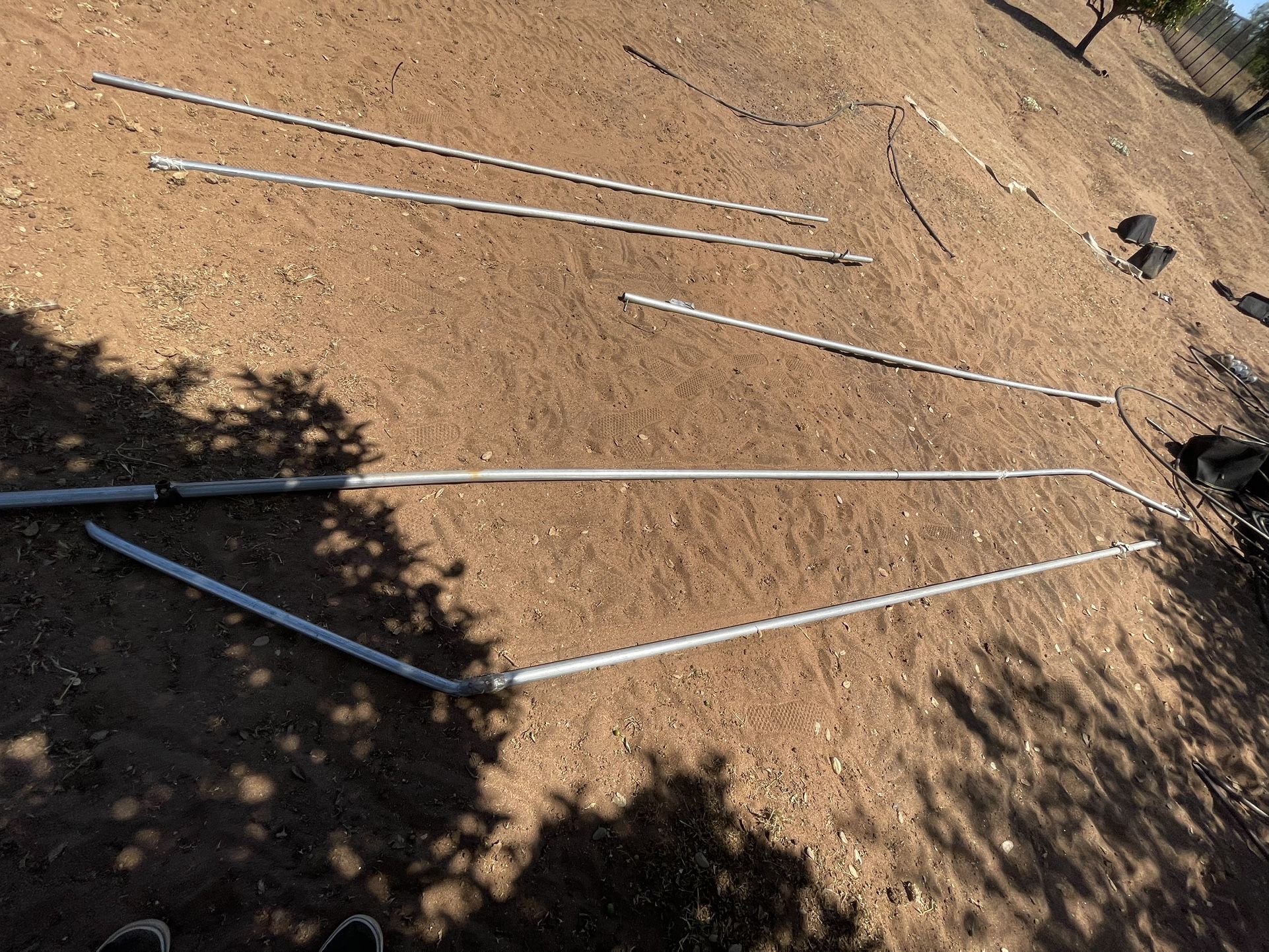 Metal, Thin Poles