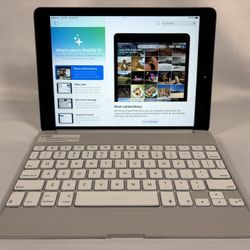 Apple iPad (6th generation) 32GB, WiFi 9.7in Space Gray /w bundle